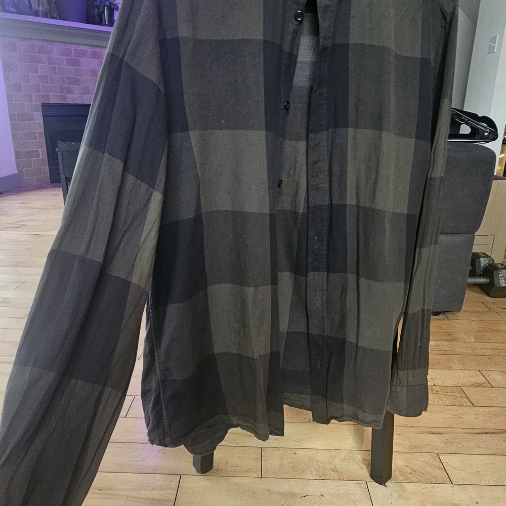 H&M Men's Black and Olive Green Checkered Button Down Shirt